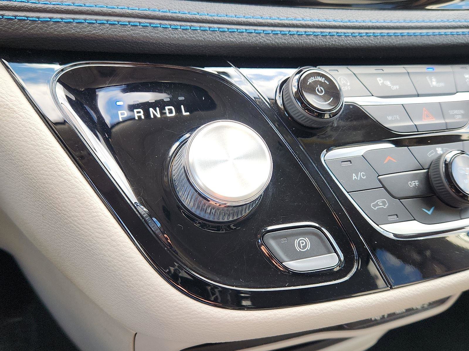 Certified 2021 Chrysler Pacifica Touring-L image 16