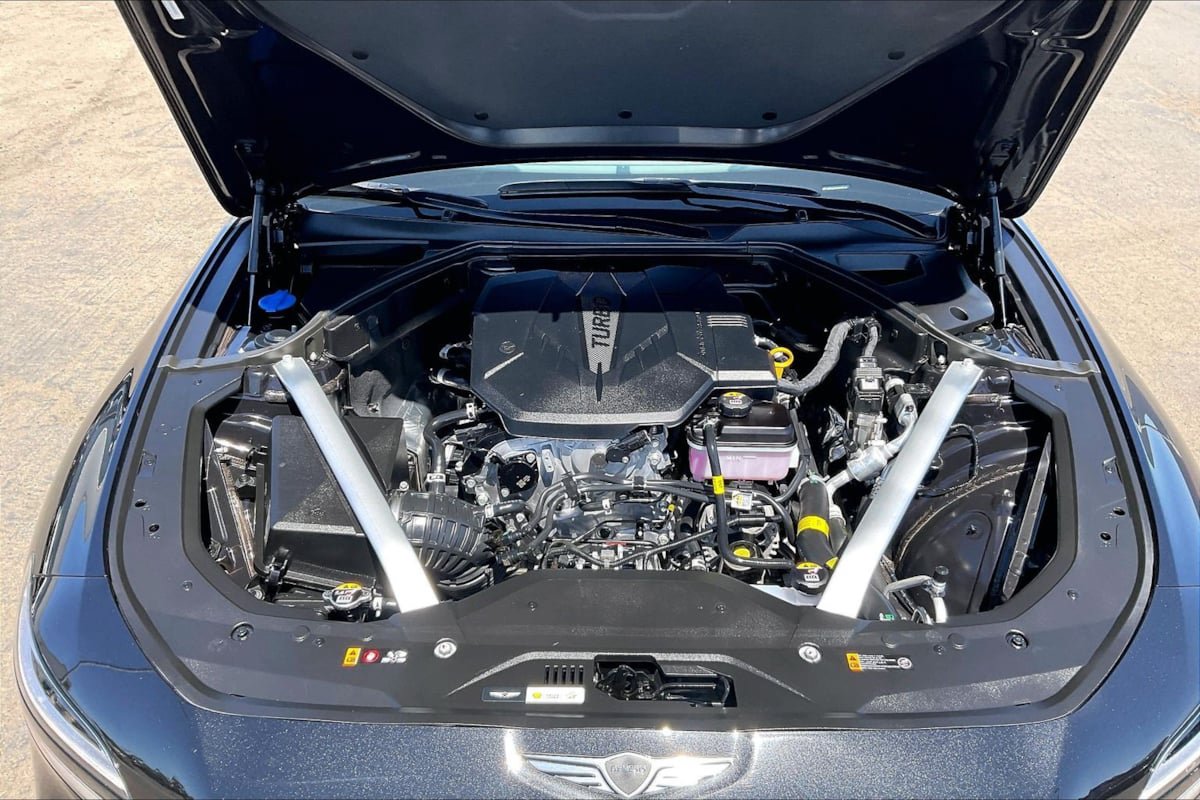 Used 2025 Genesis G70 2.5T RWD image 10