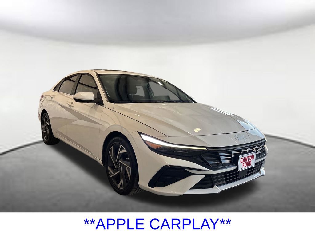 Used 2025 Hyundai Elantra SEL FWD image 8
