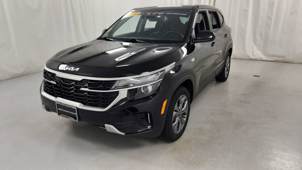 Used 2024 Kia Seltos LX AWD/4WD image 7
