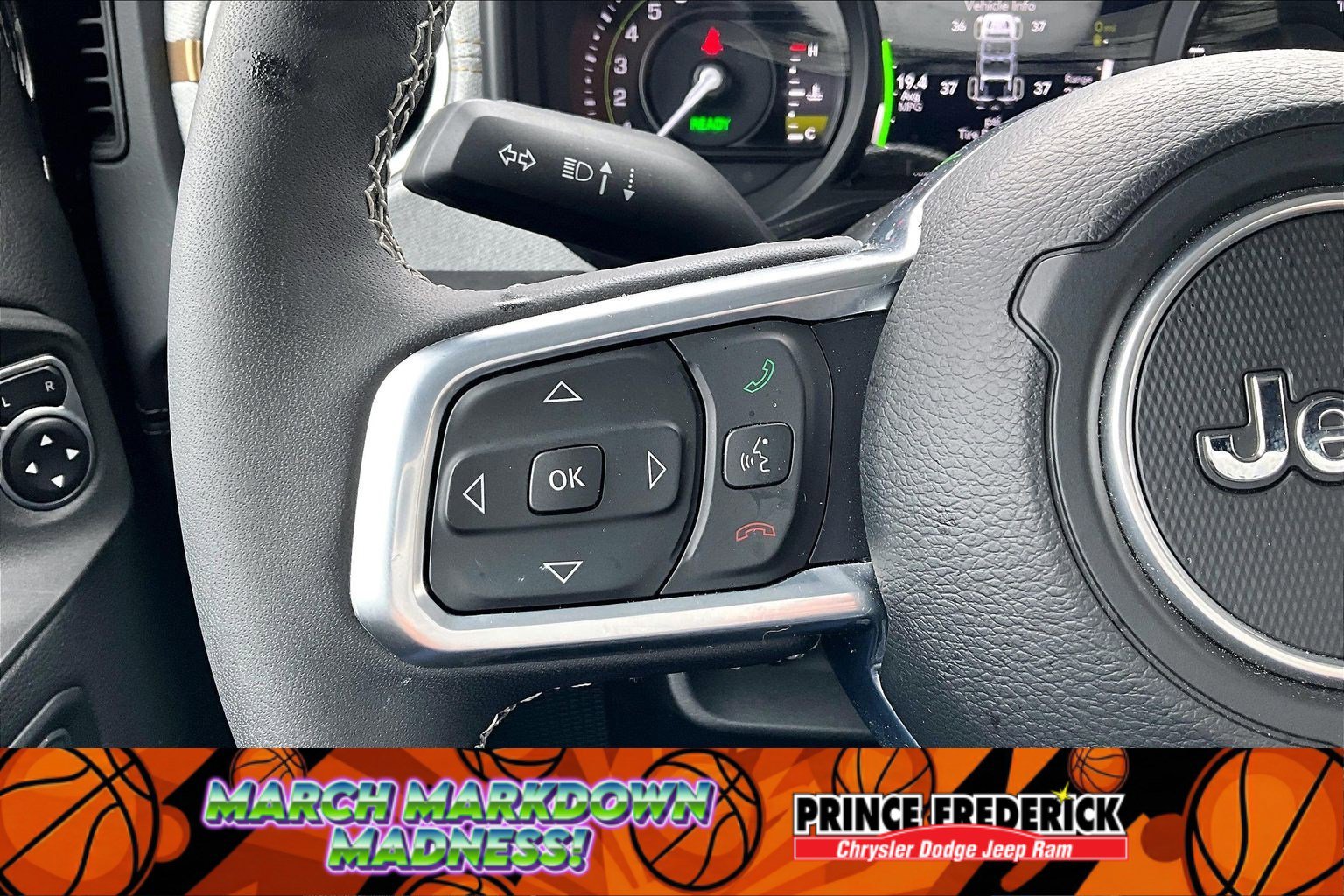 Used 2025 Jeep Wrangler Sahara w/ Safety Group image 15