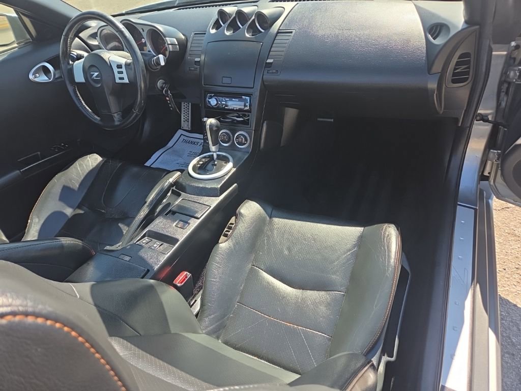 Used 2005 Nissan 350Z Touring RWD image 19