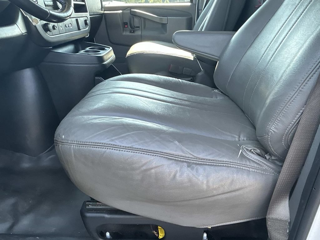 Used 2019 Chevrolet Express 2500 w/ Driver Convenience Package RWD image 18