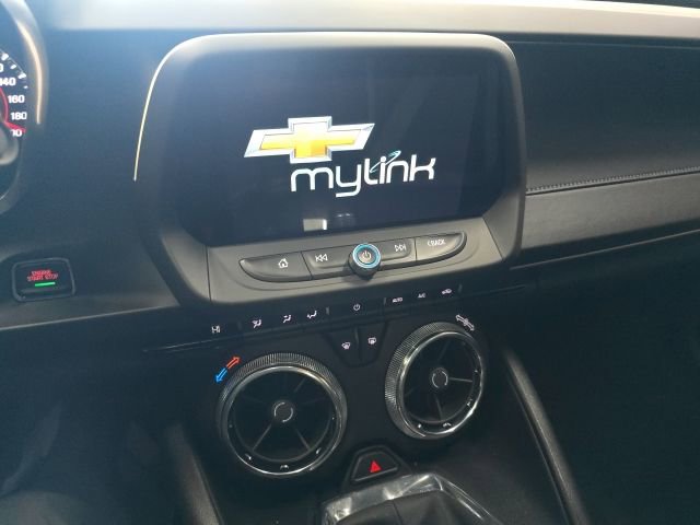 Used 2018 Chevrolet Camaro SS image 17