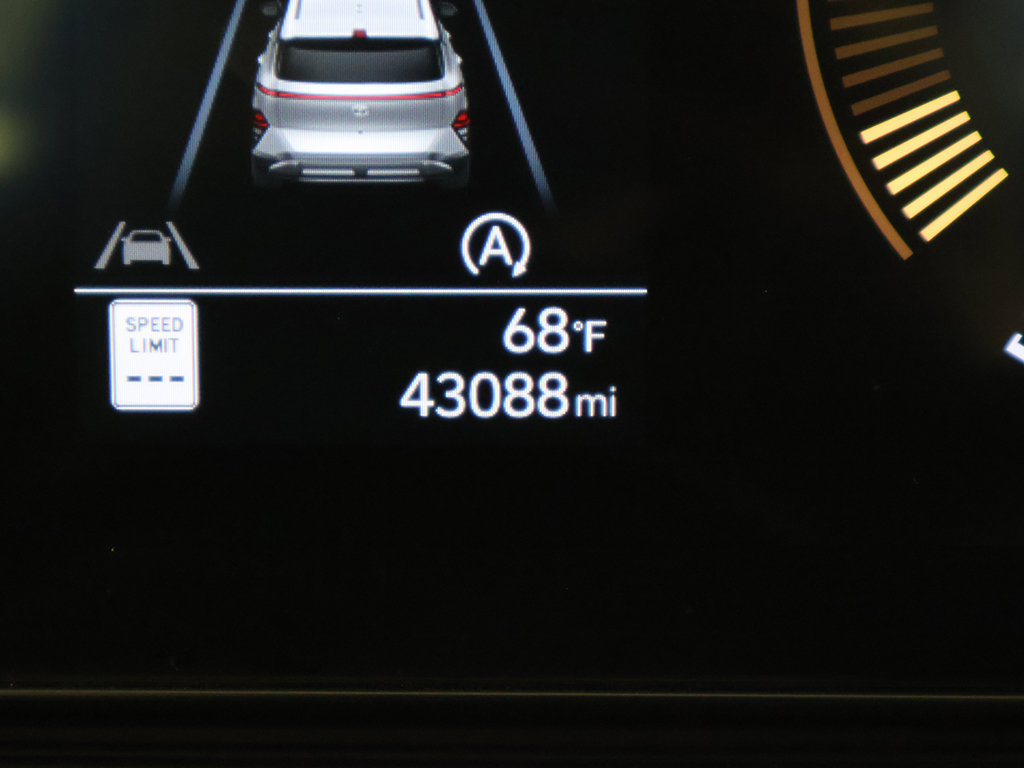 Certified 2025 Hyundai Kona SE FWD image 32