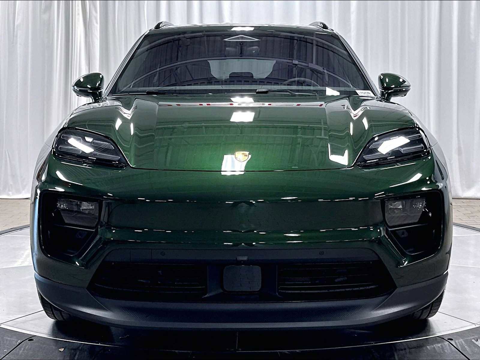 Used 2026 Porsche Macan 4 Electric AWD/4WD image 12