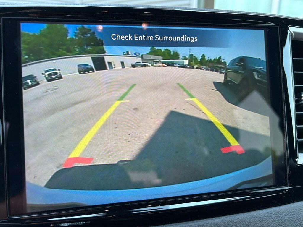 New 2025 Chrysler Voyager LX image 23