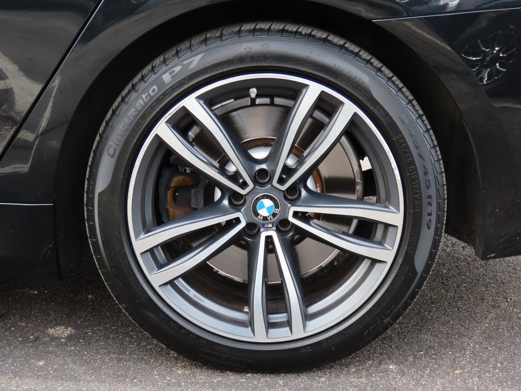 Used 2022 BMW 750i xDrive w/ Luxury Rear Seating Package image 44