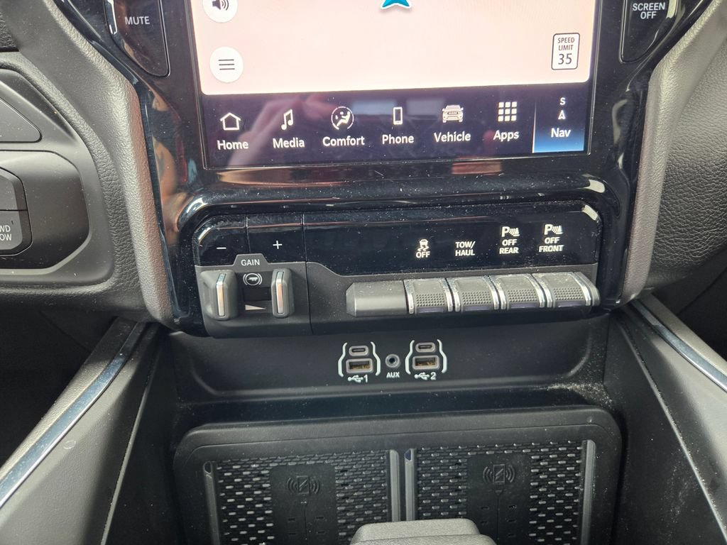 Used 2025 RAM 2500 Laramie AWD/4WD image 33