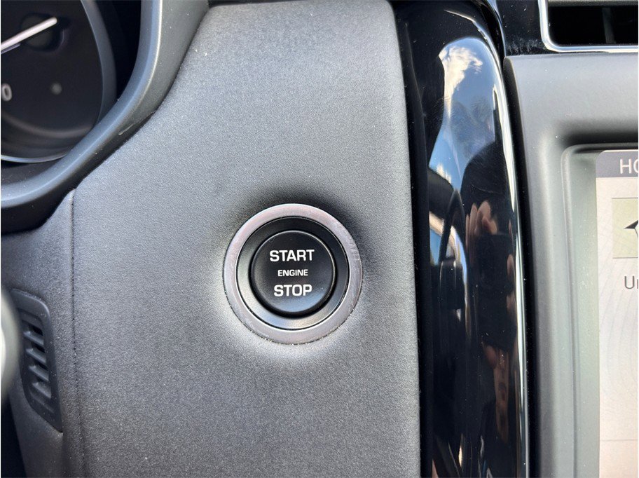 Used 2018 Land Rover Discovery SE image 26