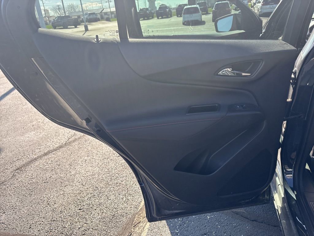 Used 2023 Chevrolet Equinox RS FWD image 41