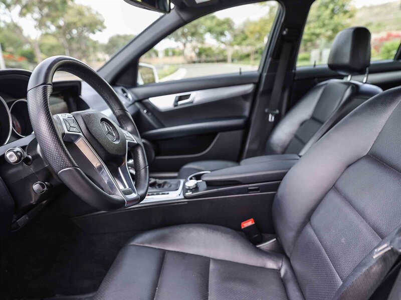Used 2013 Mercedes-Benz C 250 Sedan image 24