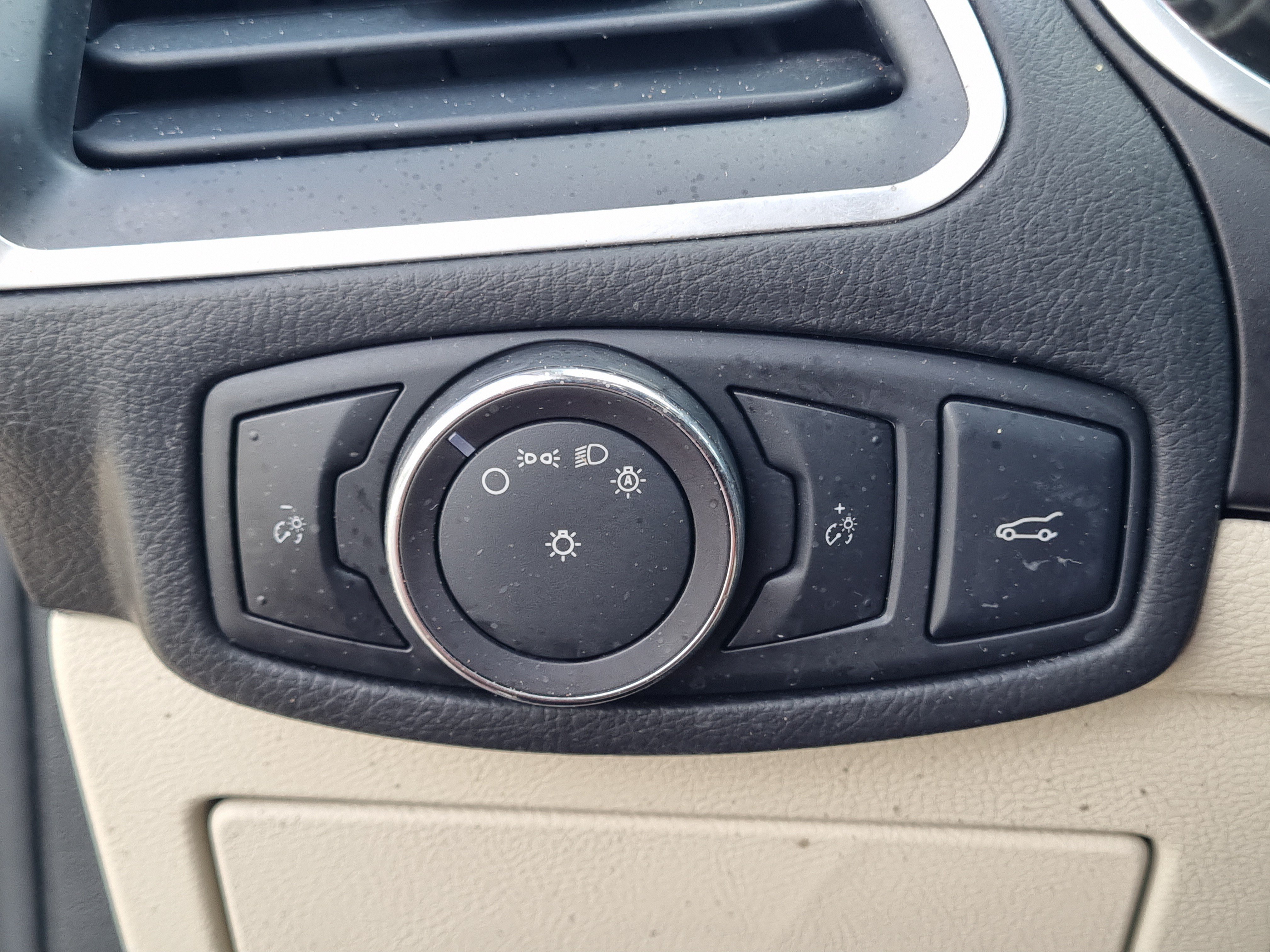 Used 2016 Ford Edge Titanium w/ Equipment Group 302A FWD image 24