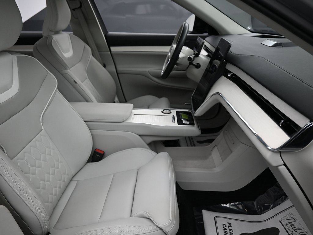 Used 2025 Volvo EX90 Ultra image 32
