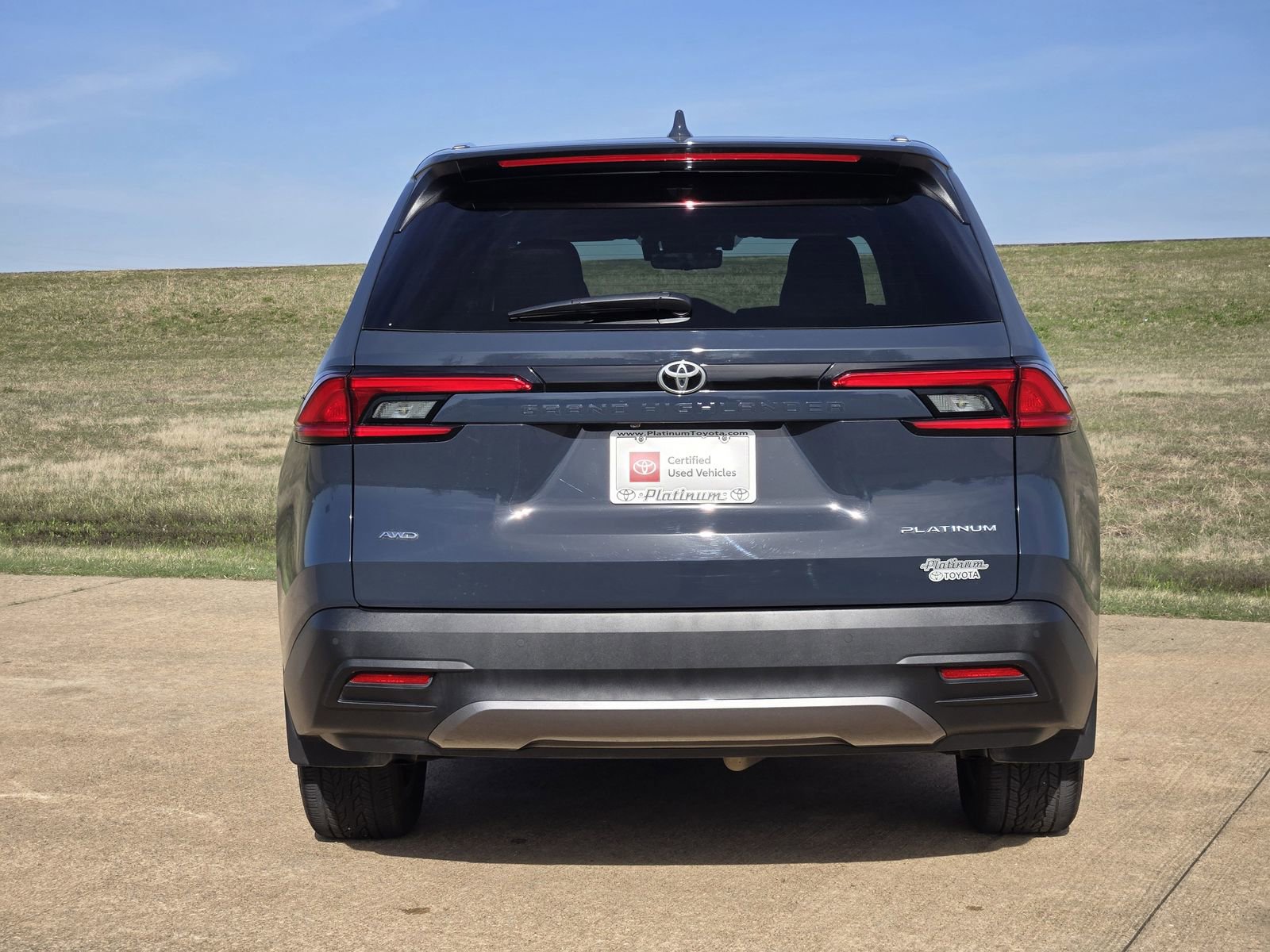 Used 2024 Toyota Grand Highlander Platinum image 8