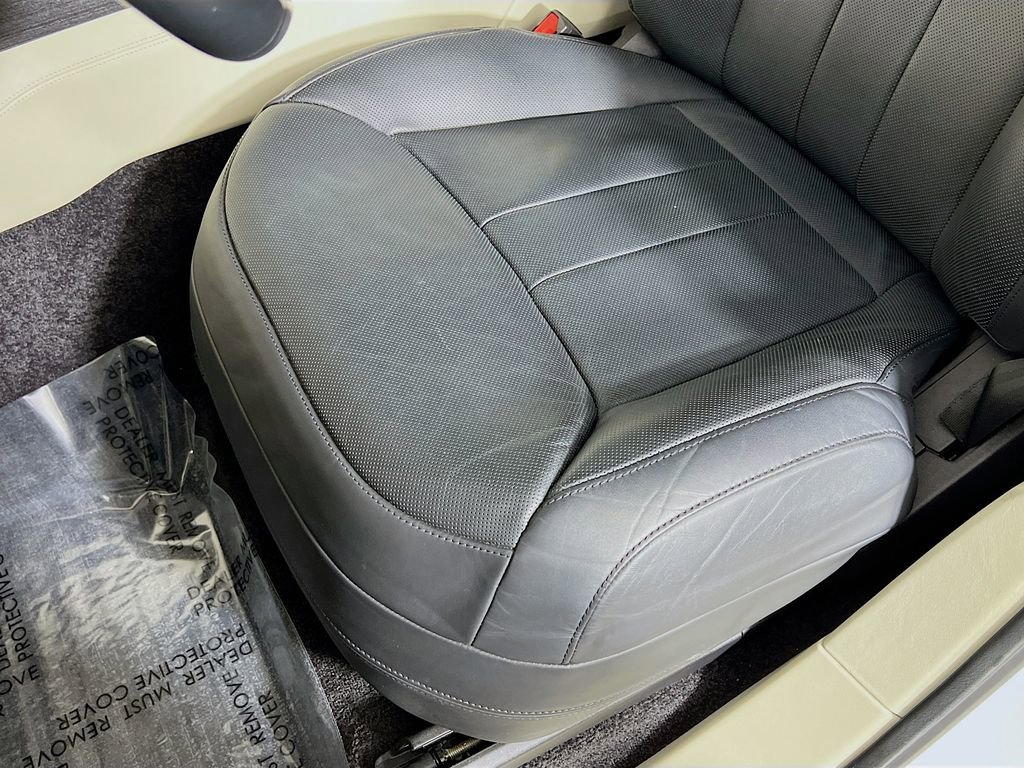 Used 2022 Land Rover Range Rover Long Wheelbase SE image 20