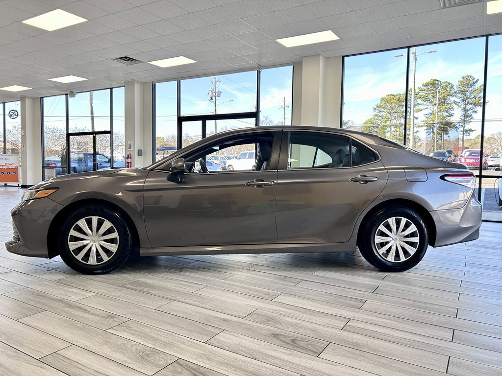 Used 2019 Toyota Camry L image 4