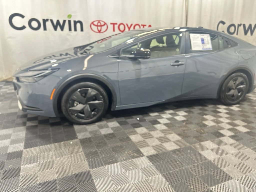 Used 2026 Toyota Prius Plug-In Hybrid FWD image 4