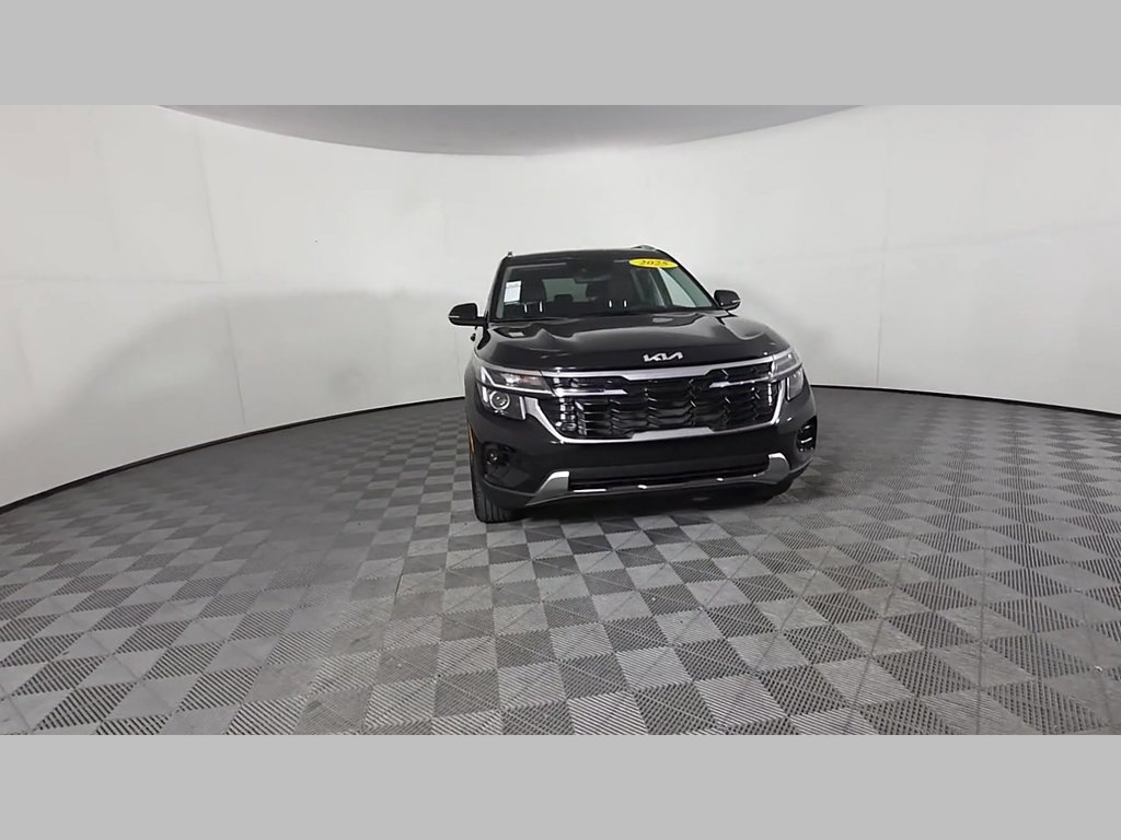 Used 2025 Kia Seltos EX w/ EX Sunroof Package FWD image 55