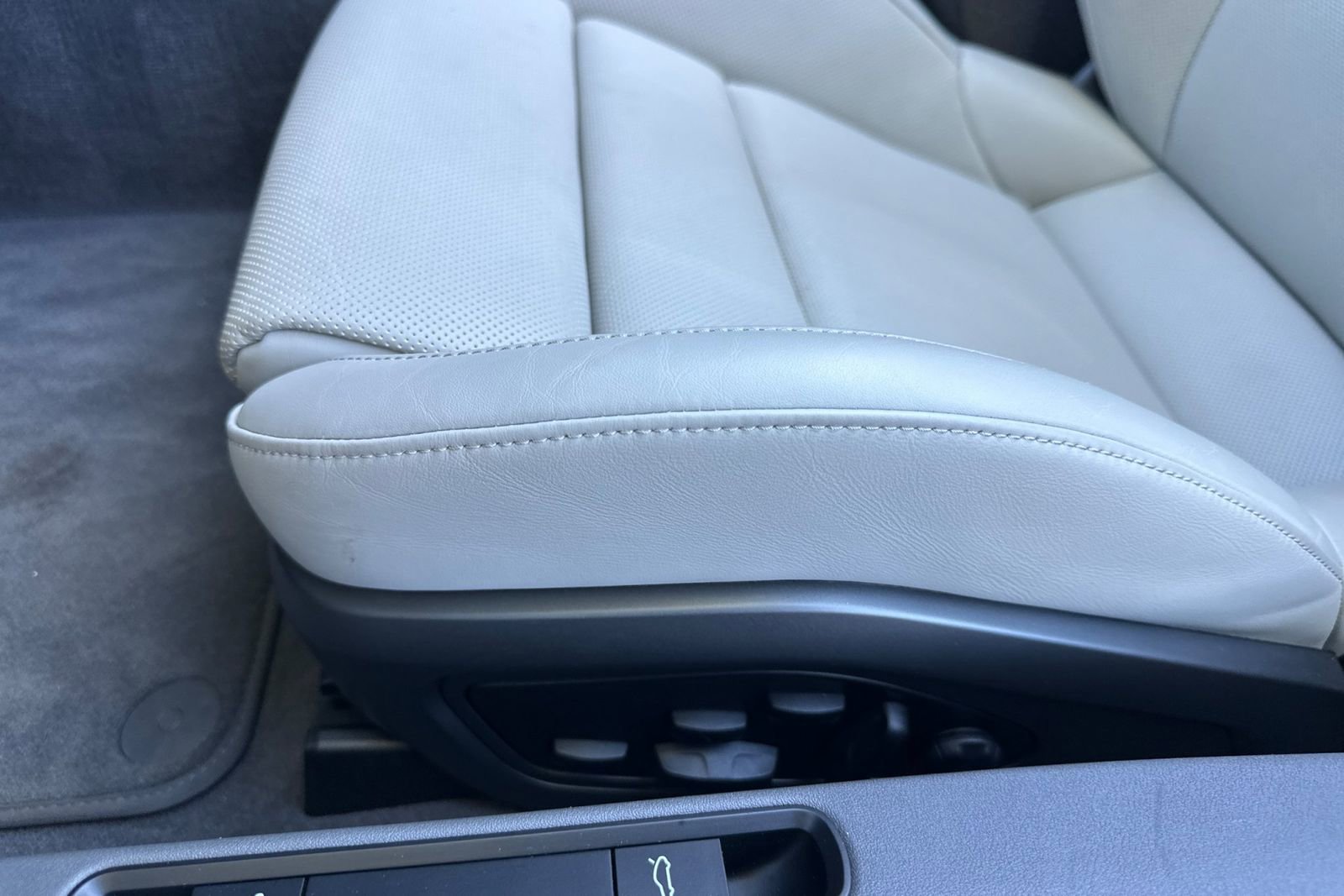 Used 2022 Porsche 911 Turbo S image 15