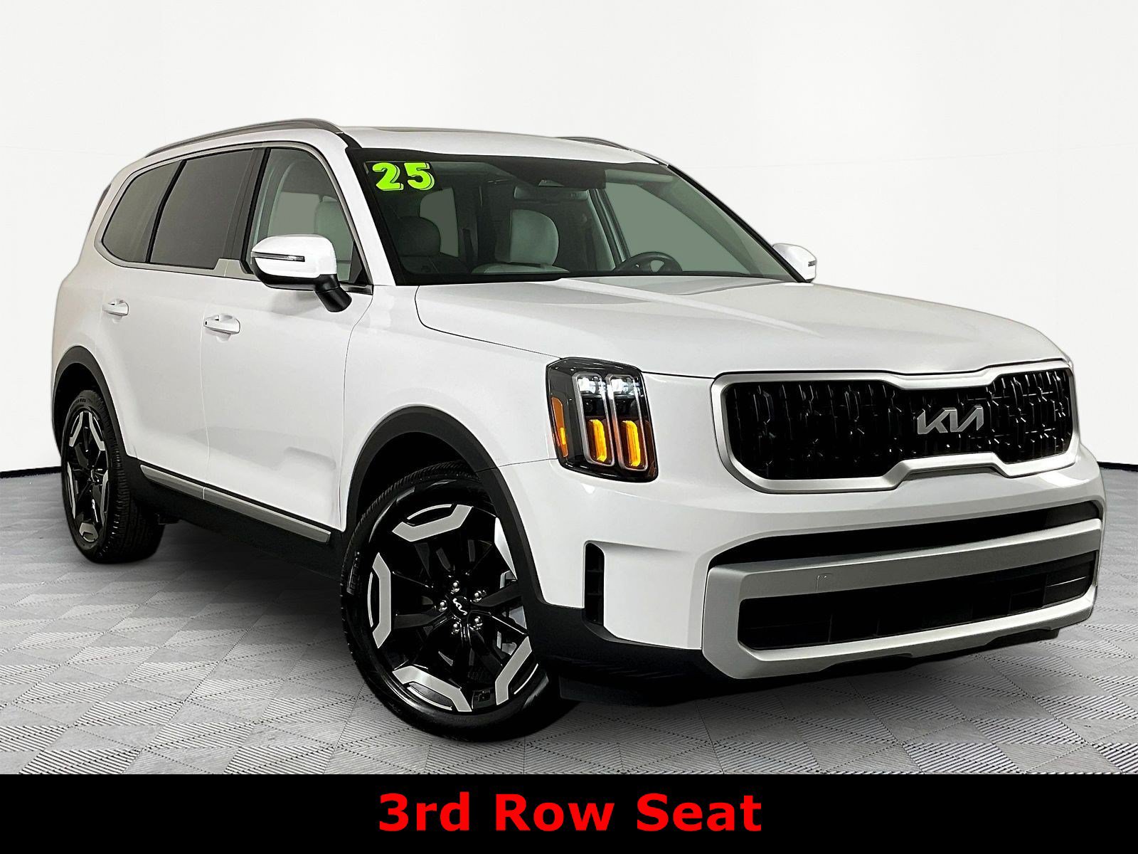 Used 2025 Kia Telluride EX FWD image 3