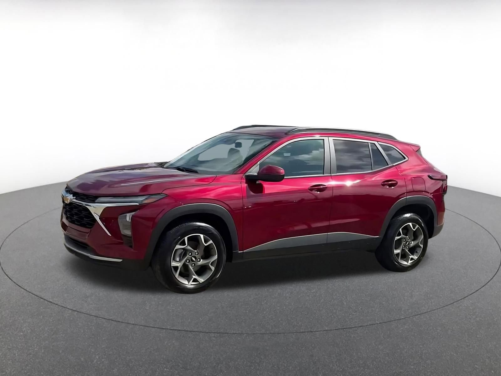 Used 2025 Chevrolet Trax LT FWD image 6