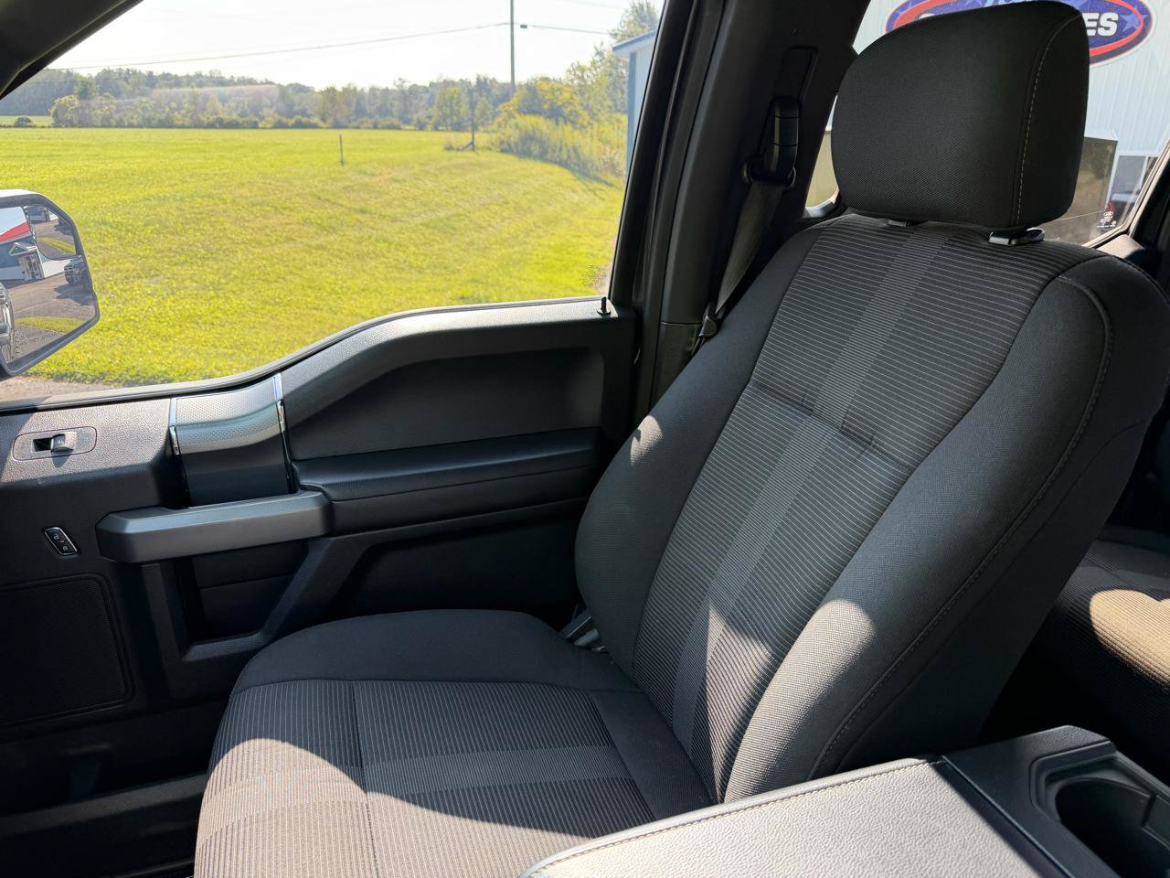 Used 2017 Ford F150 XLT w/ Equipment Group 302A Luxury AWD/4WD image 33