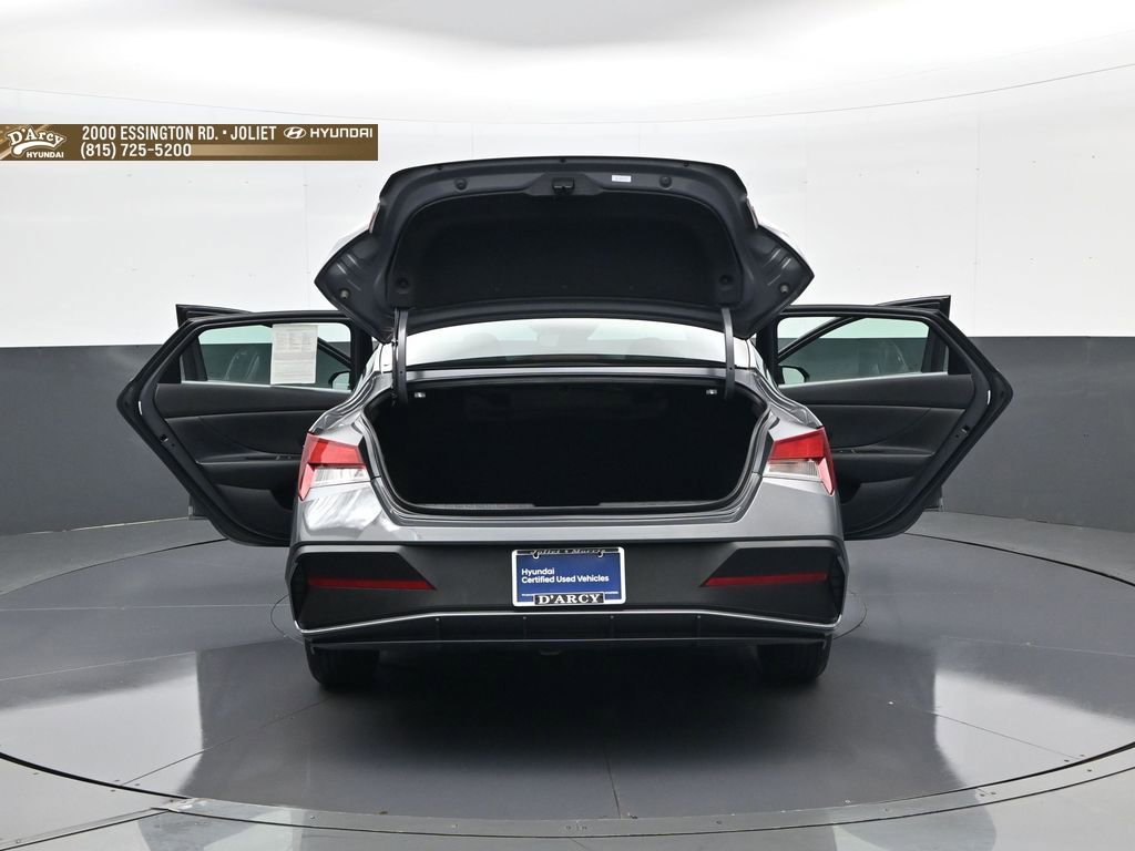 Certified 2024 Hyundai Elantra SE FWD image 32