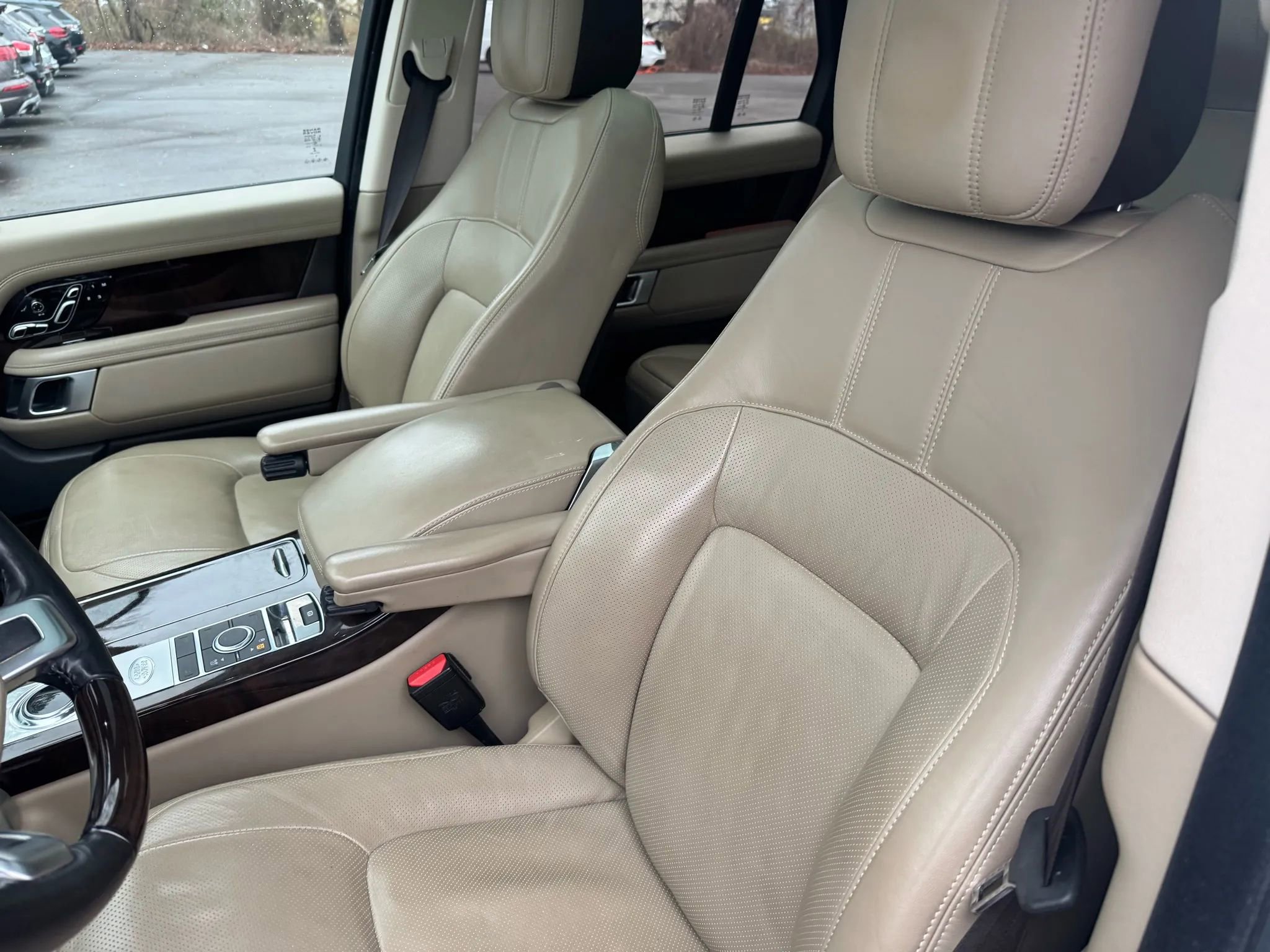 Used 2019 Land Rover Range Rover HSE image 12