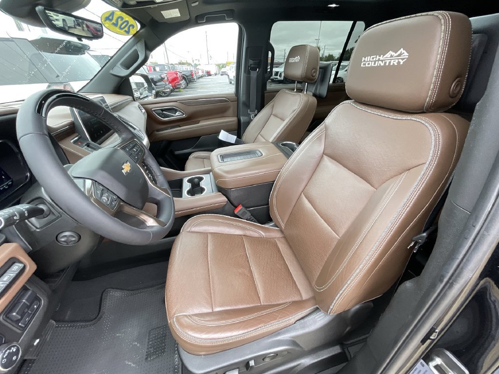 Used 2024 Chevrolet Suburban High Country w/ Advanced Technology Package AWD/4WD image 20