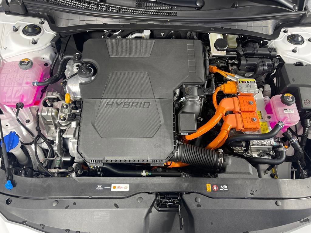 New 2025 Hyundai Elantra SEL image 9