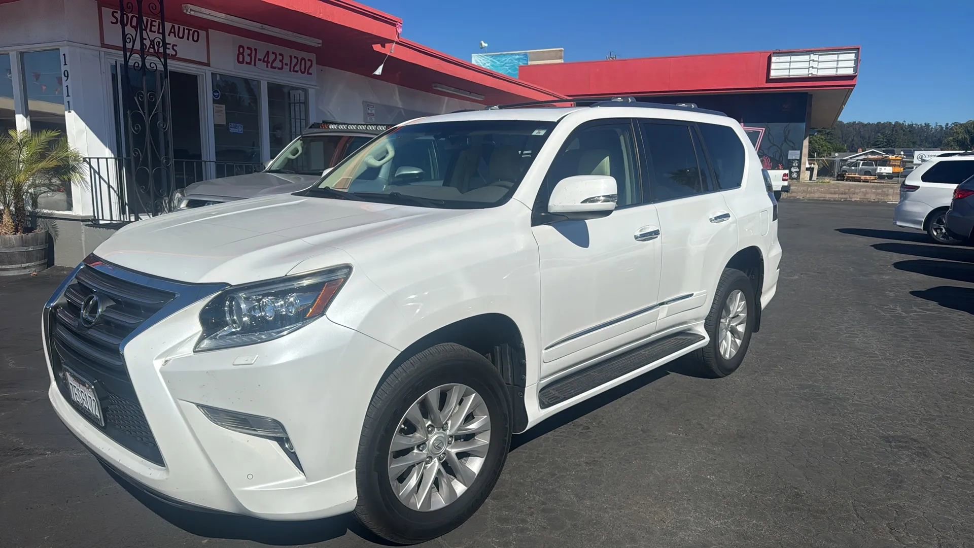 Used 2014 Lexus GX 460 image 2