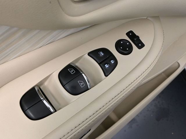 Used 2017 Nissan Murano Platinum image 18