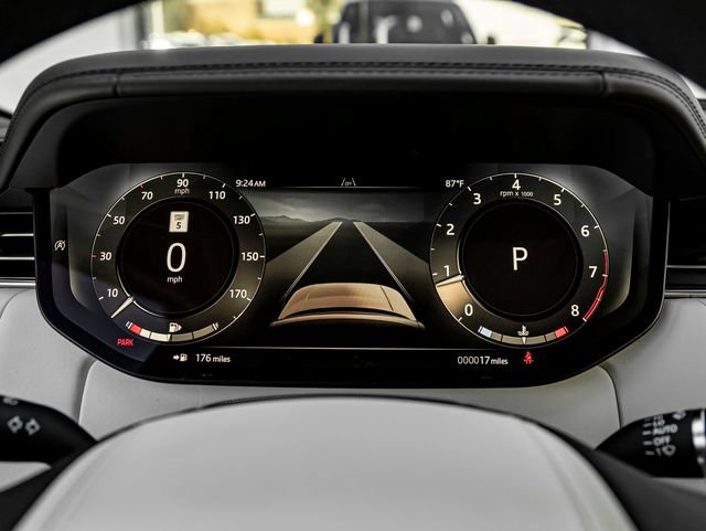 New 2026 Land Rover Range Rover Long Wheelbase Autobiography AWD/4WD image 17