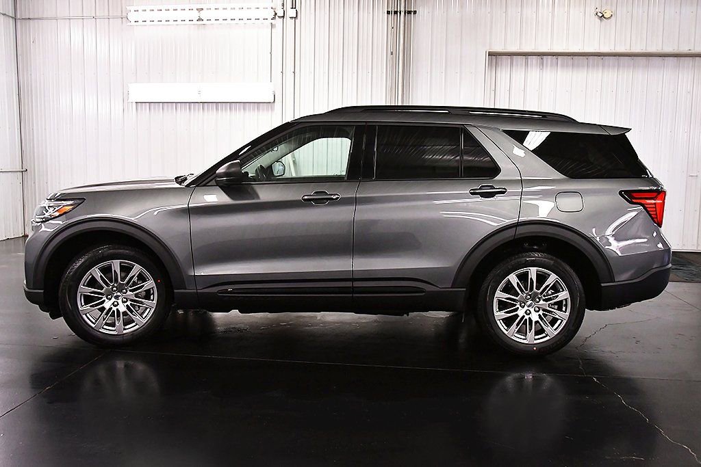 New 2026 Ford Explorer Active w/ Active Comfort Package image 4