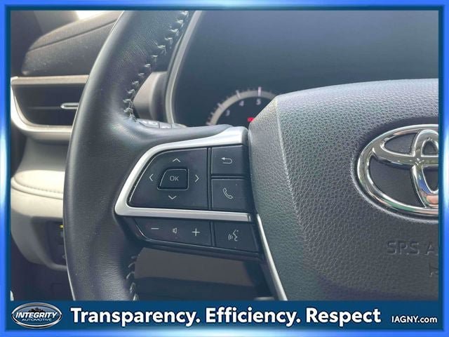 Used 2023 Toyota Highlander XLE AWD/4WD image 24