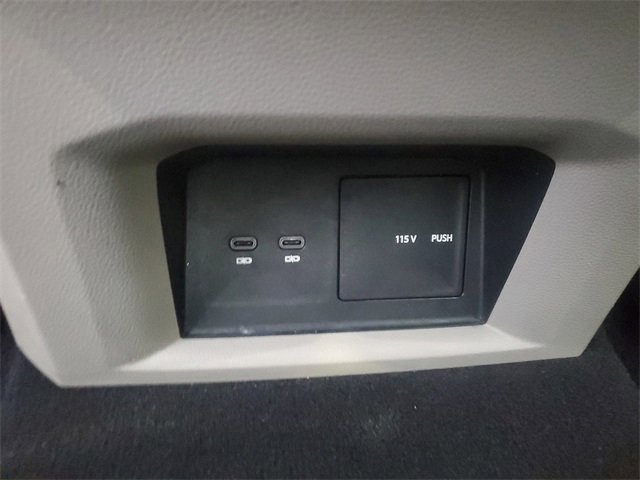 Used 2021 Volkswagen Atlas SEL Premium image 12