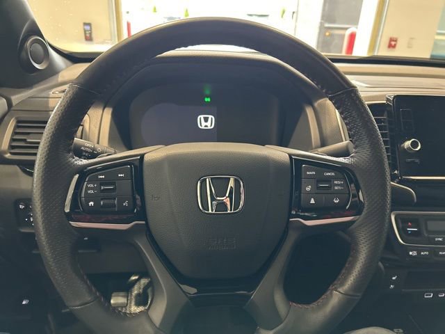 Used 2025 Honda Ridgeline Black Edition image 10