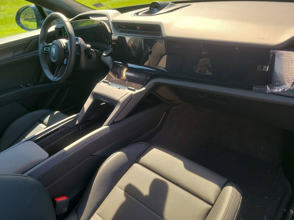 New 2026 Porsche Cayenne Turbo Electric AWD/4WD image 18