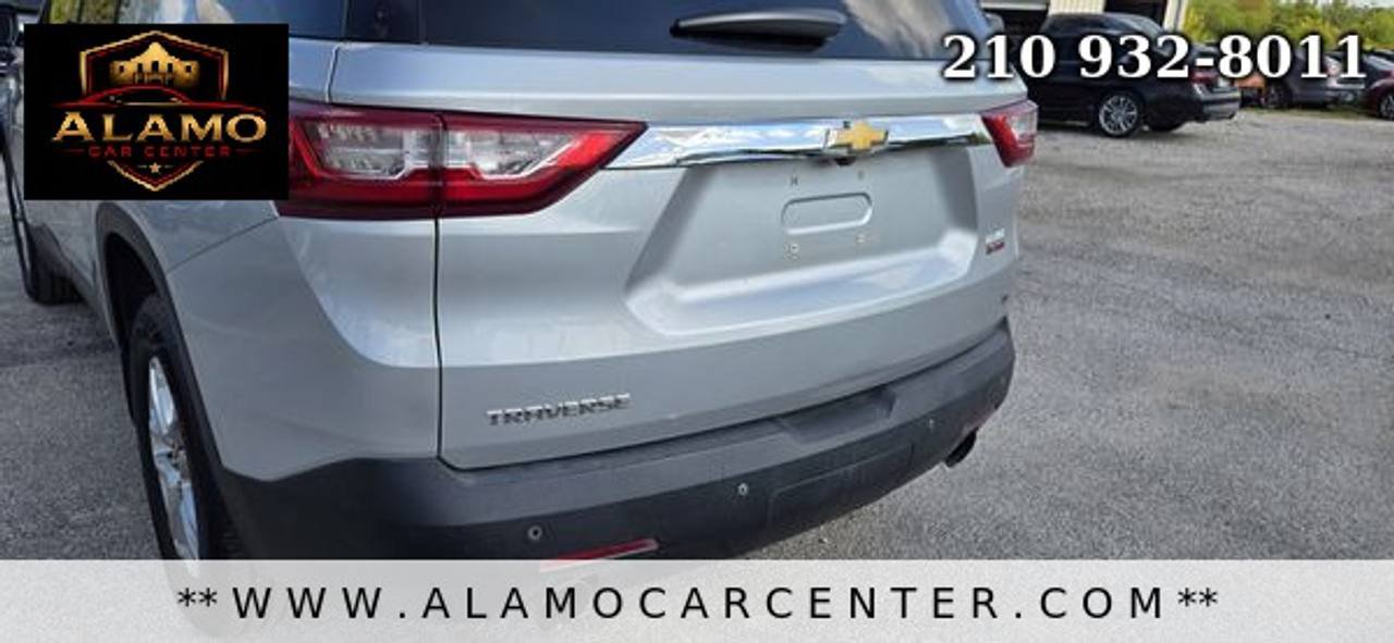 Used 2020 Chevrolet Traverse LT FWD image 11