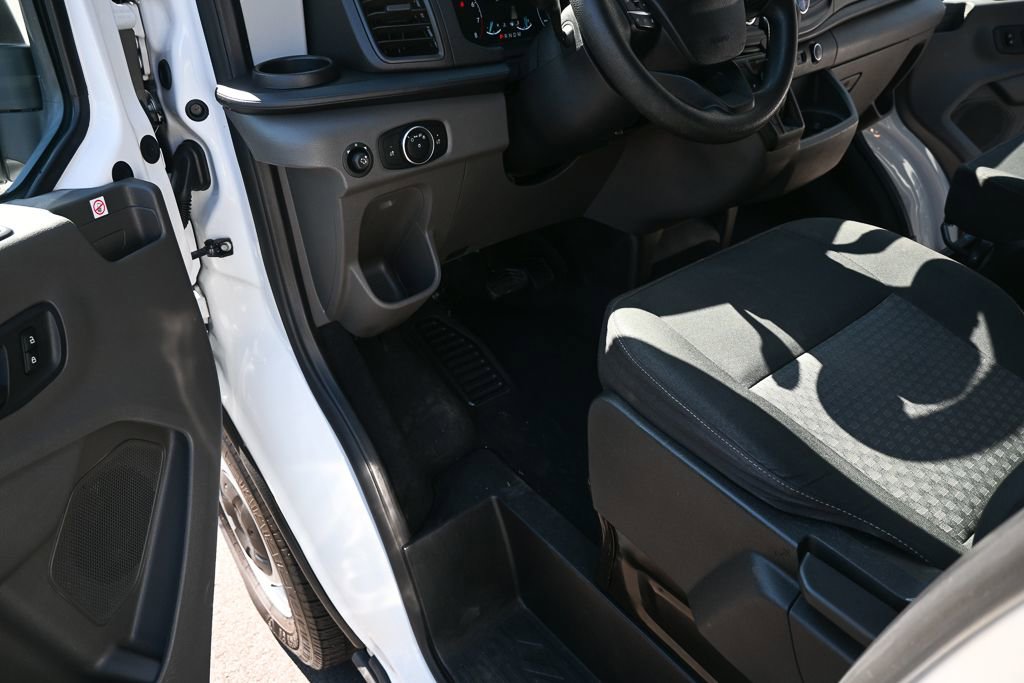 Used 2020 Ford Transit 150 XL image 7