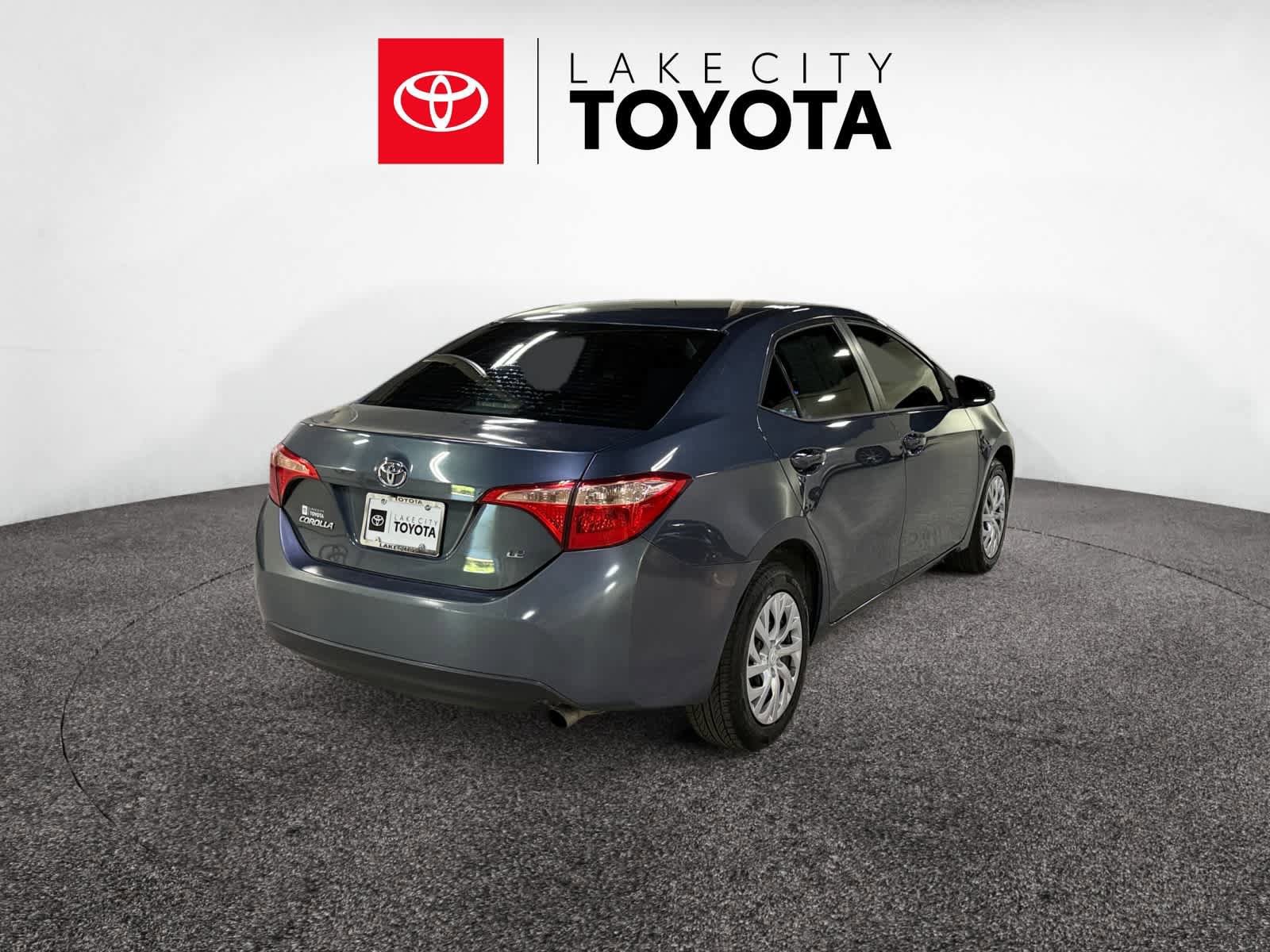 Used 2018 Toyota Corolla LE image 9