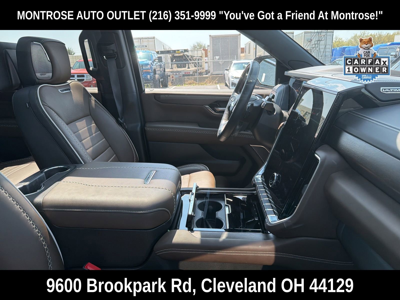 Used 2025 GMC Yukon Denali Ultimate AWD/4WD image 3