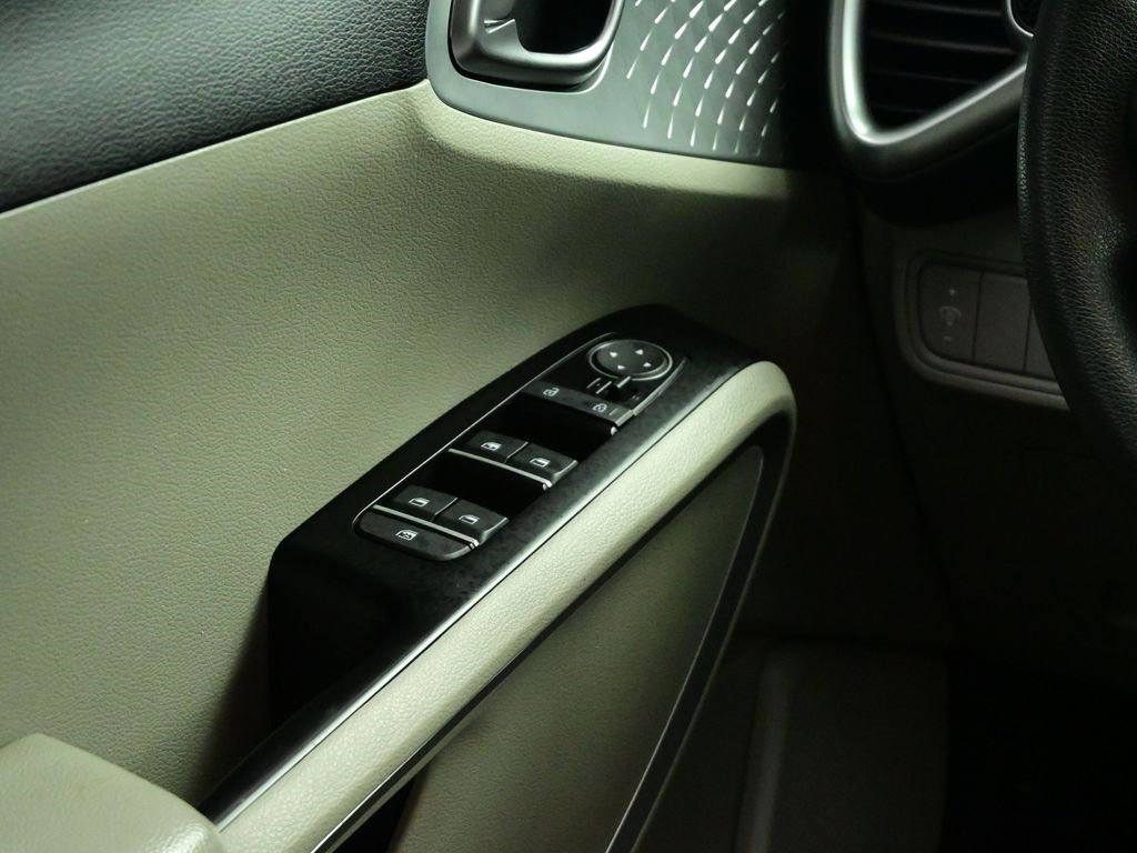 Used 2020 Kia Soul LX image 9