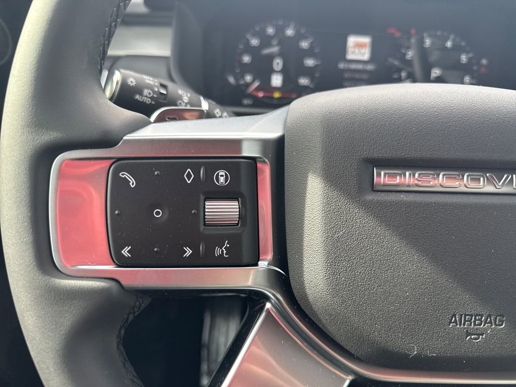 New 2026 Land Rover Discovery Limited Edition image 17
