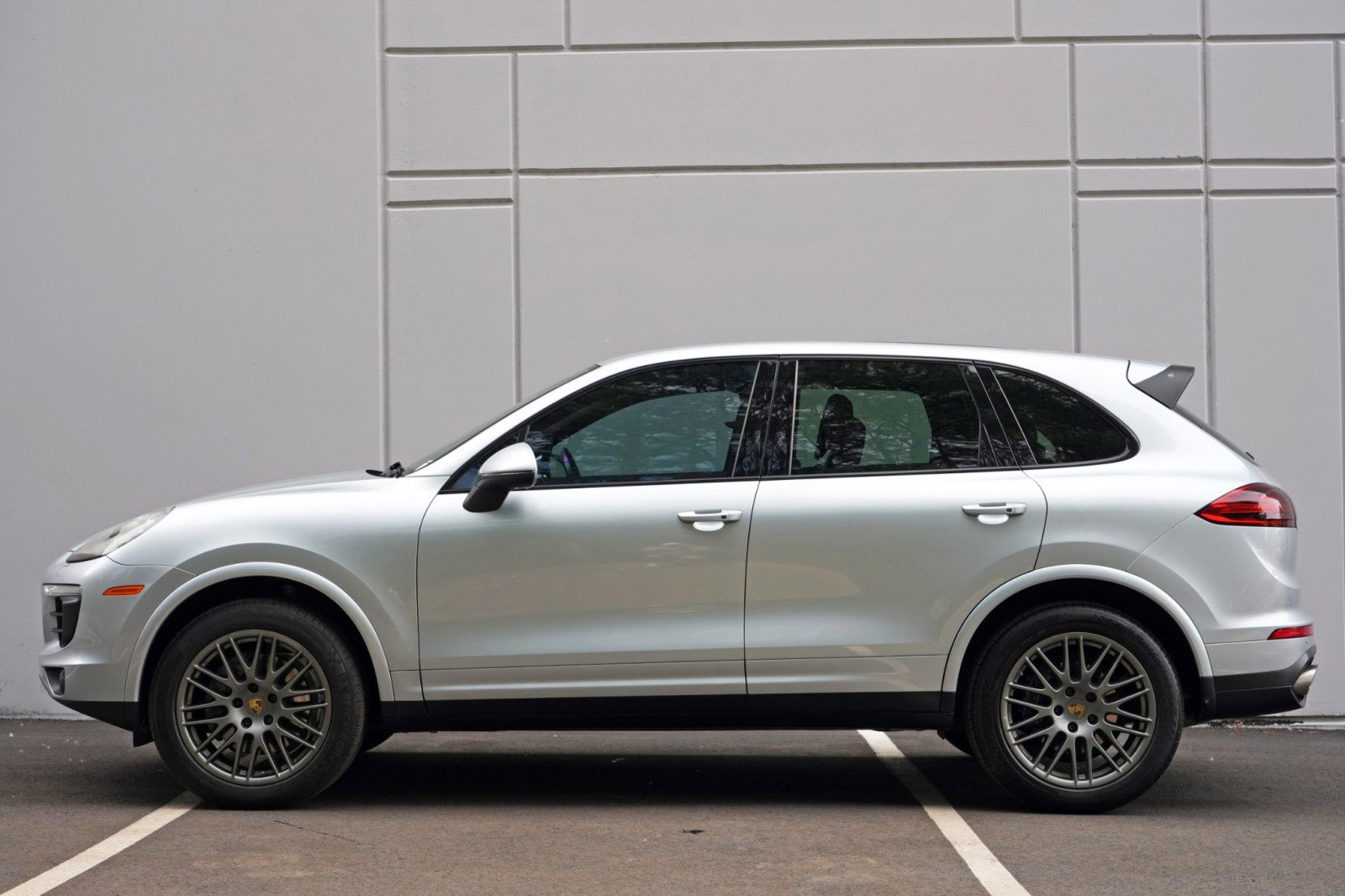 Used 2018 Porsche Cayenne Platinum Edition AWD/4WD image 8