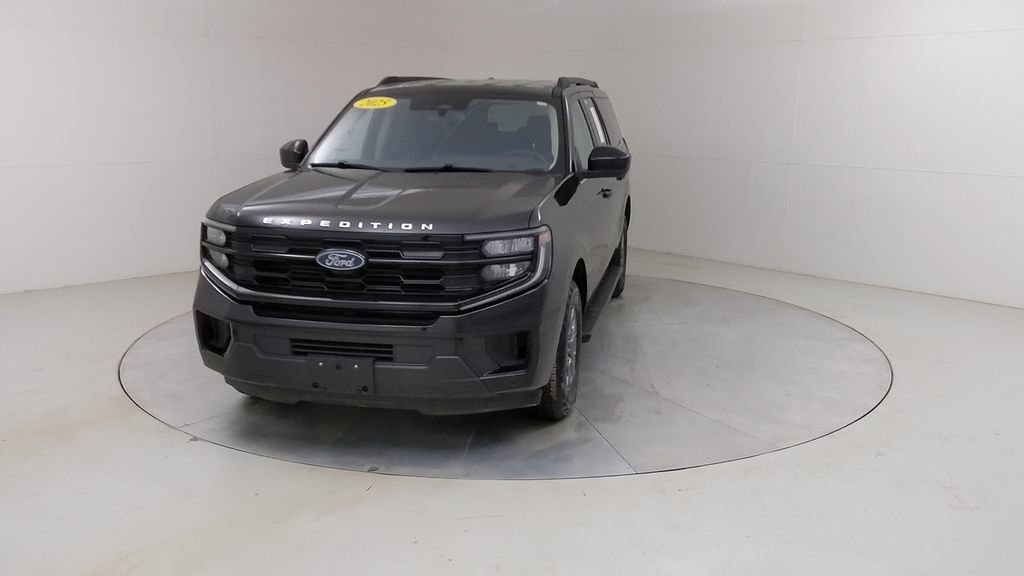 Certified 2025 Ford Expedition Max Active image 9