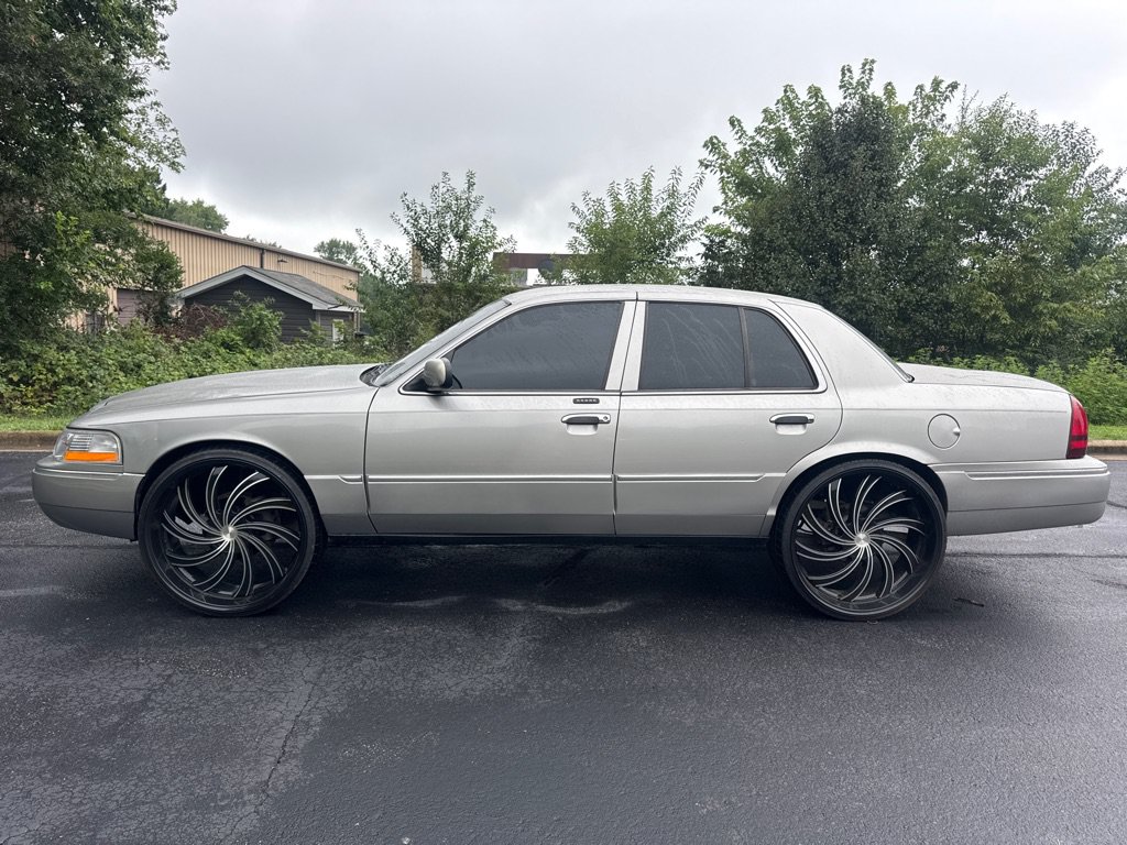 Used 2005 Mercury Grand Marquis LS RWD image 2