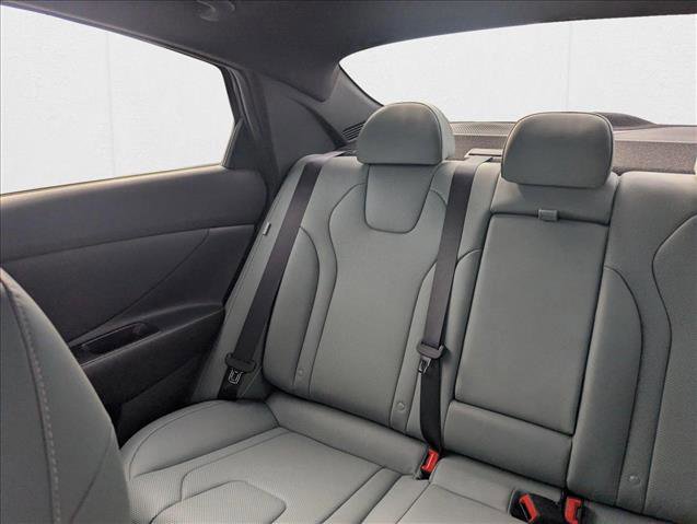 New 2025 Hyundai Elantra Limited FWD image 18
