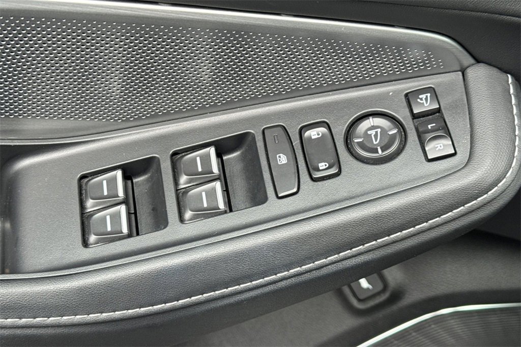 Certified 2025 Acura MDX w/ Technology Package image 16